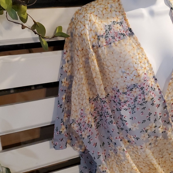 NEWBURY KUSTOM blouse. #1669 - Picture 3 of 6